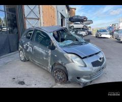 Ricambi Toyota Yaris 1.0 benz 69cv del 2006