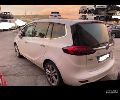 Ricambi Opel Zafira Tourer 2.0 CDTi 130cv del 2011 - 18