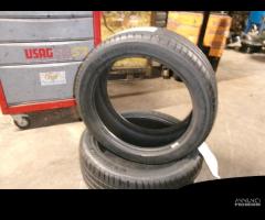 Gomme 235/45/19 99t