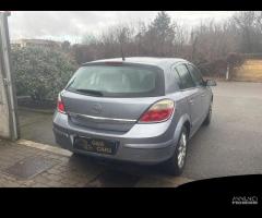 Opel Astra 1.6 16V Twinport 5 porte Club - 3