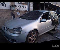 VOLKSWAGEN GOLF 5 2.0 TD 2008 BKD PER RICAMBI