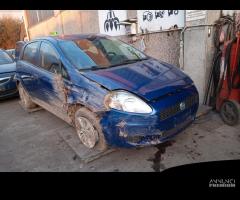 FIAT GRANDE PUNTO 1.3 TD 2007 199A2000 PER RICAMB