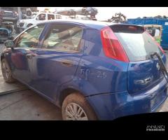 FIAT GRANDE PUNTO 1.3 TD 2007 199A2000 PER RICAMB