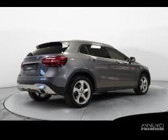 MERCEDES-BENZ GLA 200 d Sport - 2