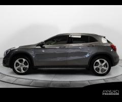 MERCEDES-BENZ GLA 200 d Sport - 3