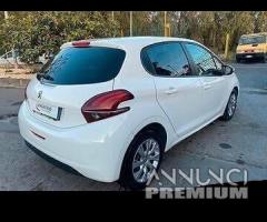 Peugeot 208 1.4 HDi 2015