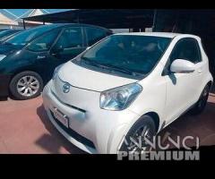 Toyota iQ 1.0 benzina 2011 solo 80.000 km