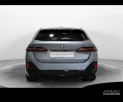 BMW i5 M60 Touring MSport Pro - 19