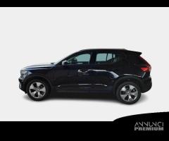 VOLVO XC40 T3 automatico Momentum Pro