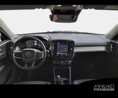 VOLVO XC40 T3 automatico Momentum Pro