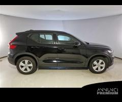 VOLVO XC40 T2 automatico Momentum Core - 1