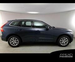 VOLVO XC60 B4 D AWD automatico Momentum Pro