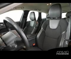 VOLVO XC60 B4 D AWD automatico Momentum Pro