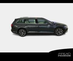 VOLKSWAGEN PASSAT VARIANT 2.0 TDI 140kW 4MOTION Ex - 1