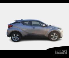 TOYOTA C-HR 1.8H 98CV E-CVT Business