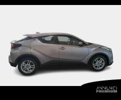 TOYOTA C-HR 1.8H 98CV E-CVT Business