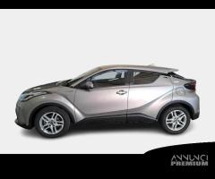 TOYOTA C-HR 1.8H 98CV E-CVT Business