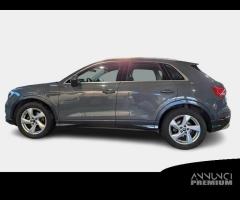 AUDI Q3 35 TDI S tronic Business Advanced