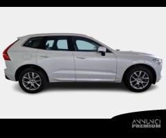 VOLVO XC60 B4 D AWD automatico Momentum Pro