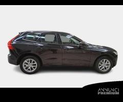 VOLVO XC60 B4 D AWD Geartronic Momentum