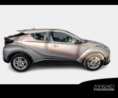 TOYOTA C-HR 1.8H 98CV E-CVT Business