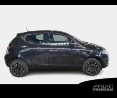 LANCIA YPSILON 1.0 HYBRID 5P - 4