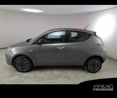 LANCIA YPSILON 1.0 HYBRID 4P