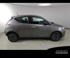 LANCIA YPSILON 1.0 HYBRID 4P