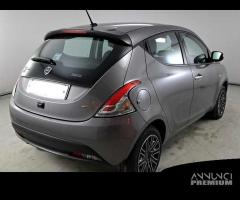 LANCIA YPSILON 1.0 HYBRID 4P