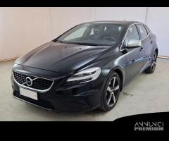 VOLVO V40 D2 Geartronic R-Design 5 PORTE