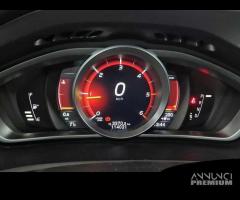 VOLVO V40 D2 Geartronic R-Design 5 PORTE - 7