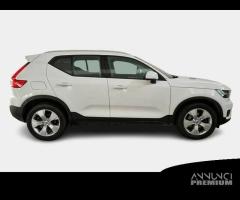 VOLVO XC40 D4 AWD Geartronic Momentum Pro MY21