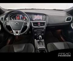 VOLVO V40 D2 Geartronic R-Design 5 PORTE - 6