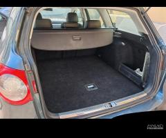 Volkswagen Passat 3C Variant 2.0 TDI per ricambi ( - 15