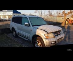 Mitsubishi Pajero 3200 diesel per ricambi