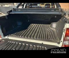 Isuzu D-Max Roll bar nero con copertura tonneau