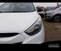 Hyundai ix35 Diesel 1.7 crdi Xpossible 2wd FL - 11