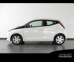 Toyota Aygo 1.0 VVT-i 69 CV 5 porte x-play