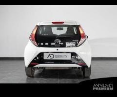 Toyota Aygo 1.0 VVT-i 69 CV 5 porte x-play