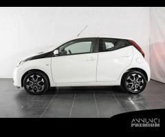 Toyota Aygo Connect 1.0 VVT-i 72 CV 5 porte x...