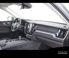 VOLVO XC60 T6 AWD Plug-in hybrid Elettrica/Benzi - 12