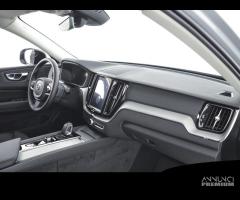 VOLVO XC60 T6 AWD Plug-in hybrid Elettrica/Benzi - 12