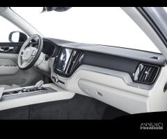 VOLVO XC60 T6 AWD Plug-in hybrid Elettrica/Benzi - 12