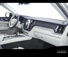 VOLVO XC60 T6 AWD Plug-in hybrid Elettrica/Benzi - 12