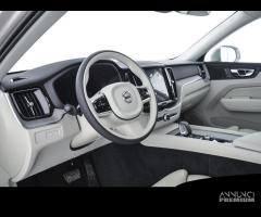 VOLVO XC60 T6 AWD Plug-in hybrid Elettrica/Benzi - 8