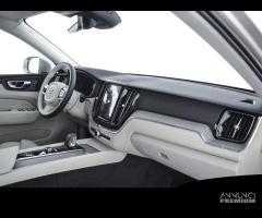 VOLVO XC60 T6 AWD Plug-in hybrid Elettrica/Benzi - 12