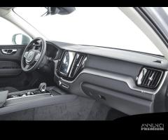 VOLVO XC60 T6 AWD Plug-in hybrid Elettrica/Benzi - 12