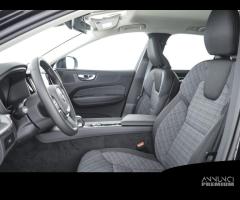 VOLVO XC60 B5 AWD Mild hybrid Benzina Core - 9