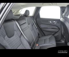 VOLVO XC60 B5 AWD Mild hybrid Benzina Core - 11