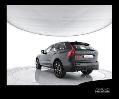 VOLVO XC60 B4 (d) AWD Geartronic Momentum Pro